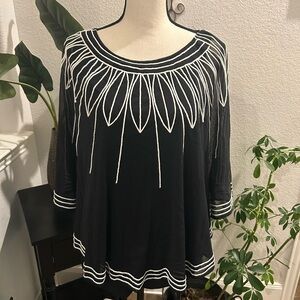 Black and White Embroidered Women's Top - EUC